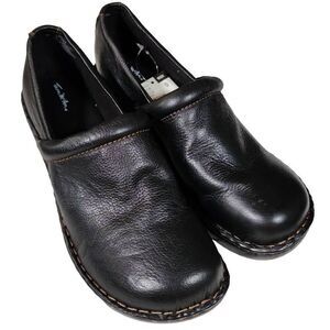 Thom McAn Black Leather Mules with Durable Sole